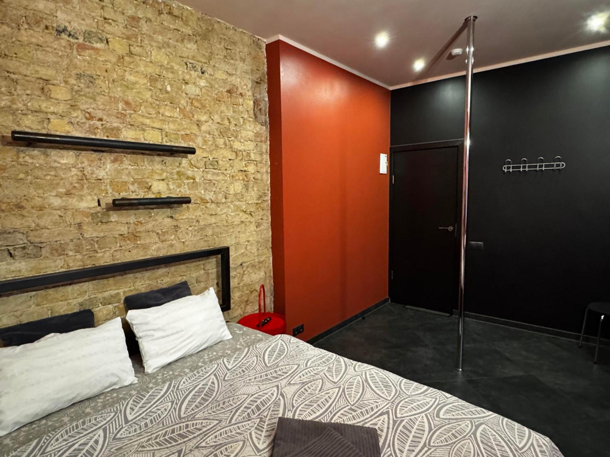 Aparthotel Riga Luaran gambar A room at a brothel in Amsterdam
